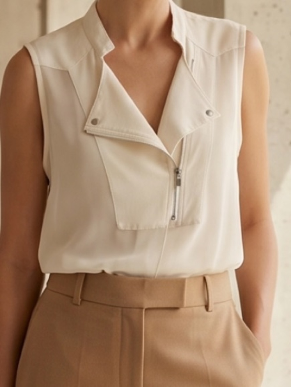 Picadilly Fashion Cream Notch Zip-Front Sleeveless Camisole